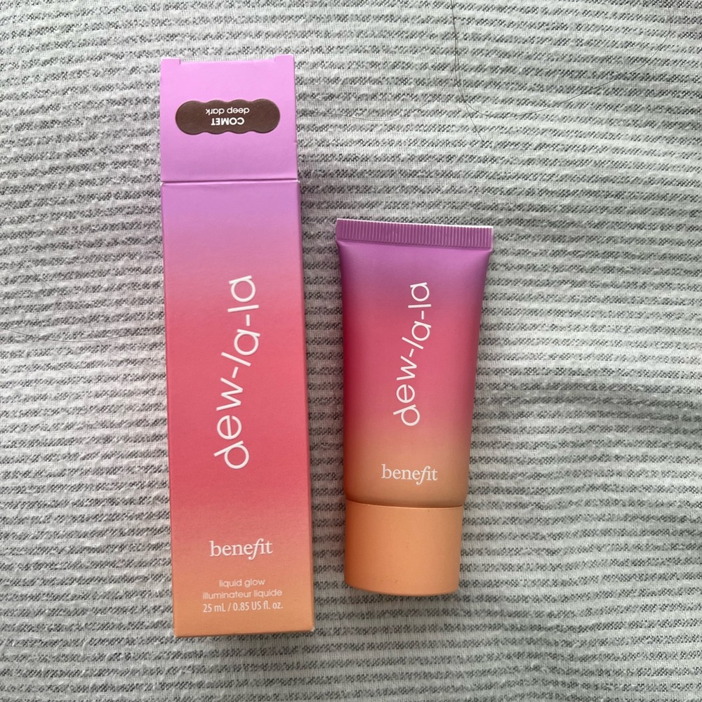 Benefit Cosmetics dew la la liquid glow highlighter